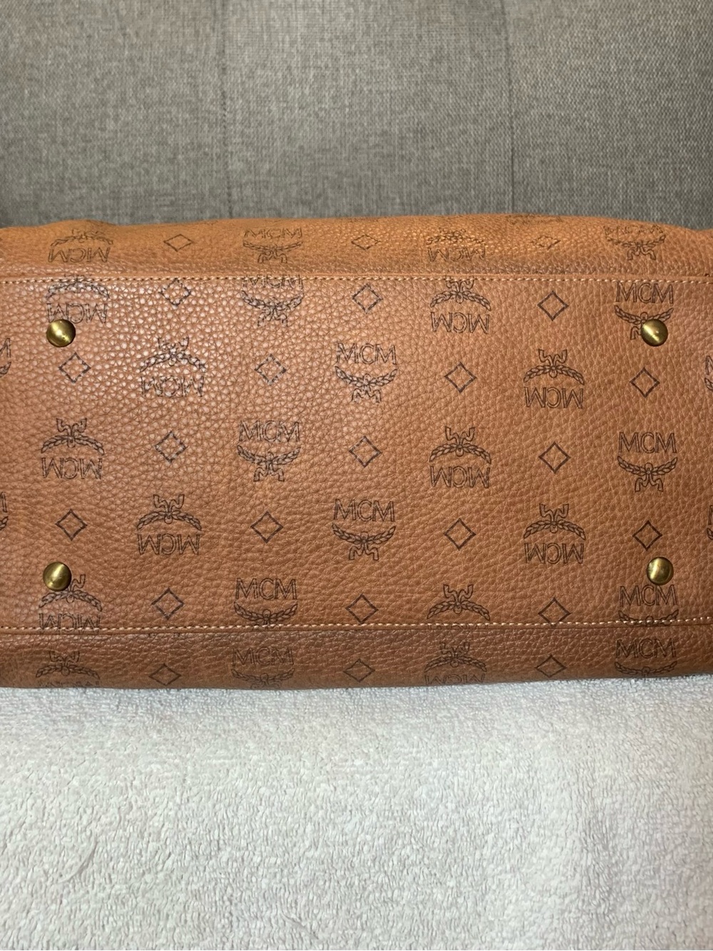 GUC MCM Chocolate Boston Bag - Picture 4 of 6